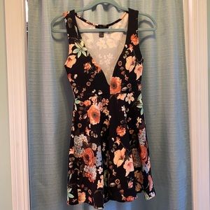 Super cute! Forever21 mini dress! Like new!!